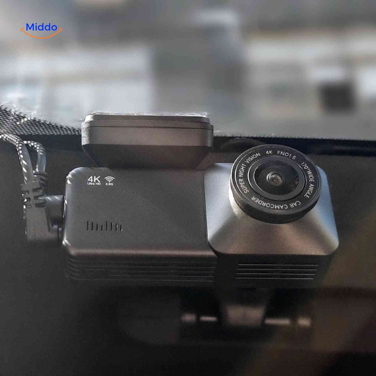 DriveGuard dashcam sur pare-brise avec affichage vidéo en direct