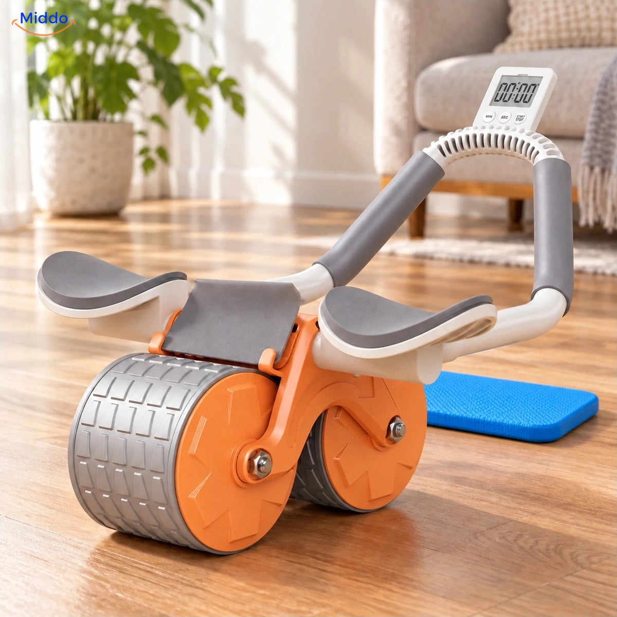 AbWheel Pro orange avec minuteur et petit tapis pour les genoux dans un salon – tapis pour genoux 34 × 15 cm