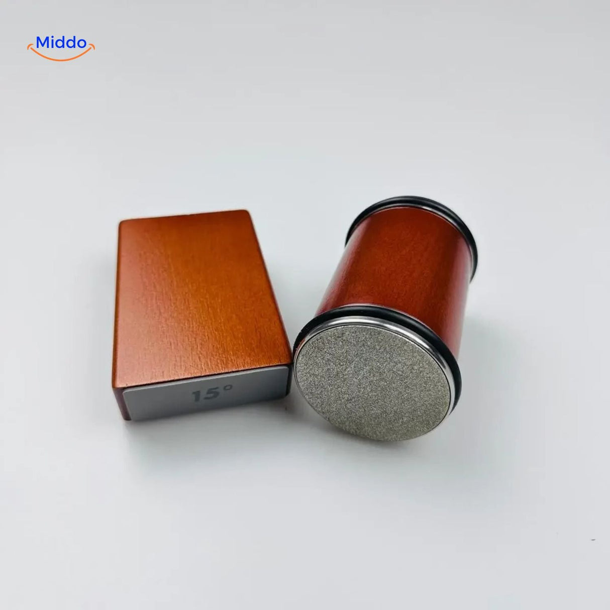 aiguiseur de couteaux roller en bois rouge avec positionnement précis pour un affûtage optimal