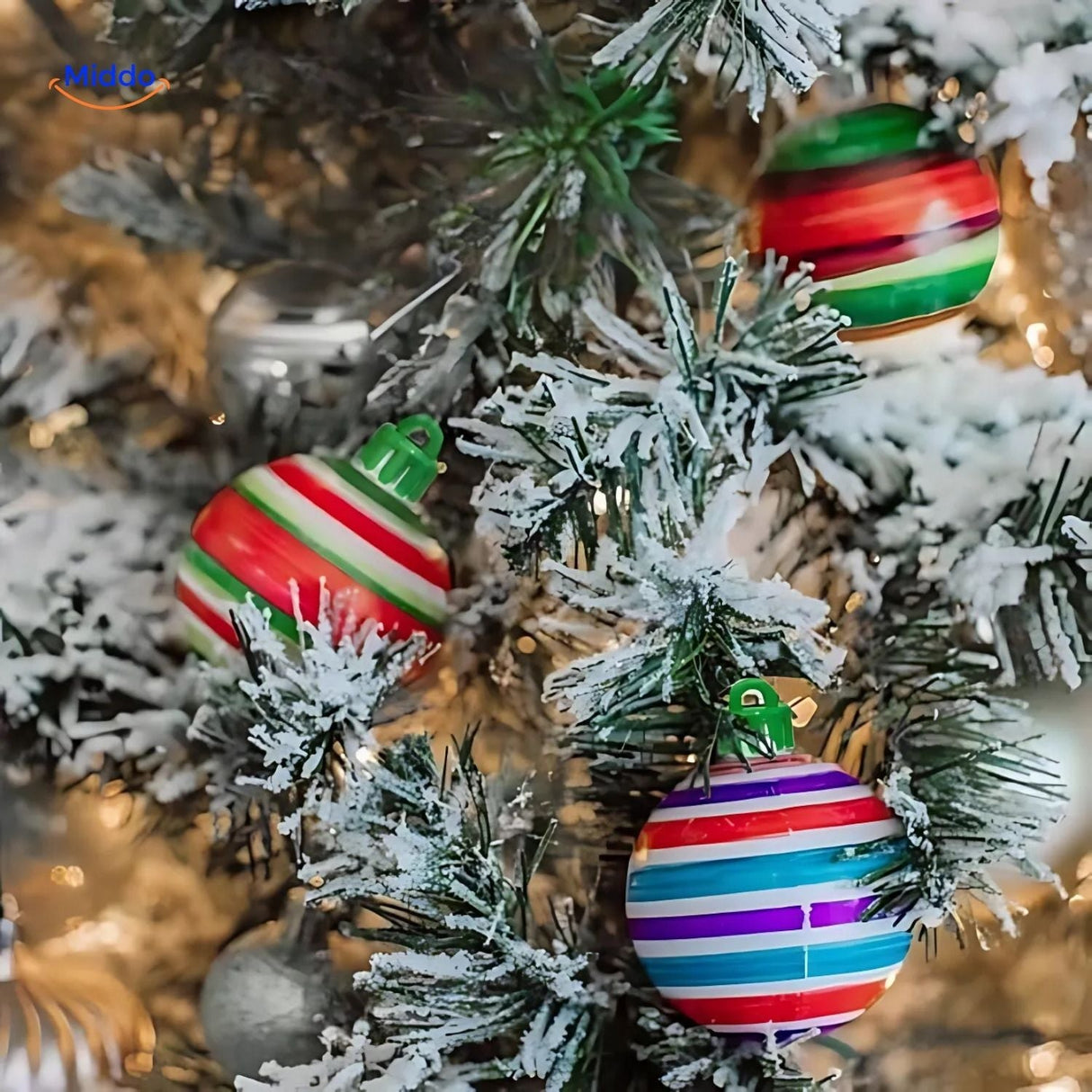 boules de noël diy faites maison suspendues dans un sapin décoré