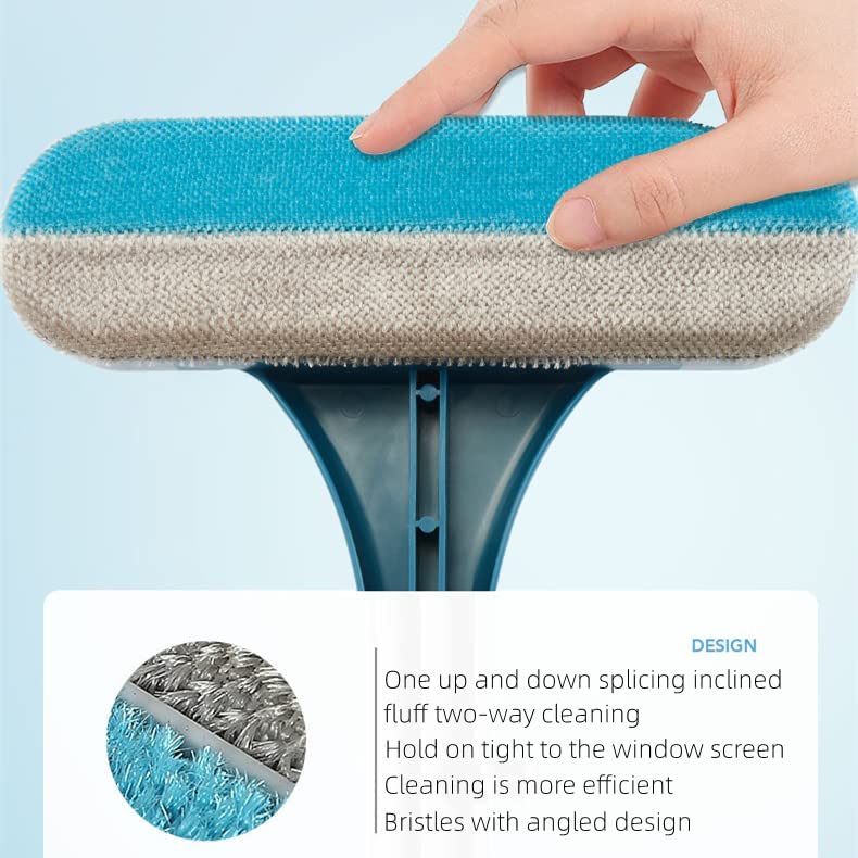 main tenant une brosse double tête pour une élimination efficace des poils d'animaux