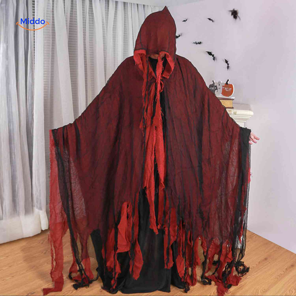 cape d'halloween rouge avec effet dechire, manteau de deguisement sinistre pour fete