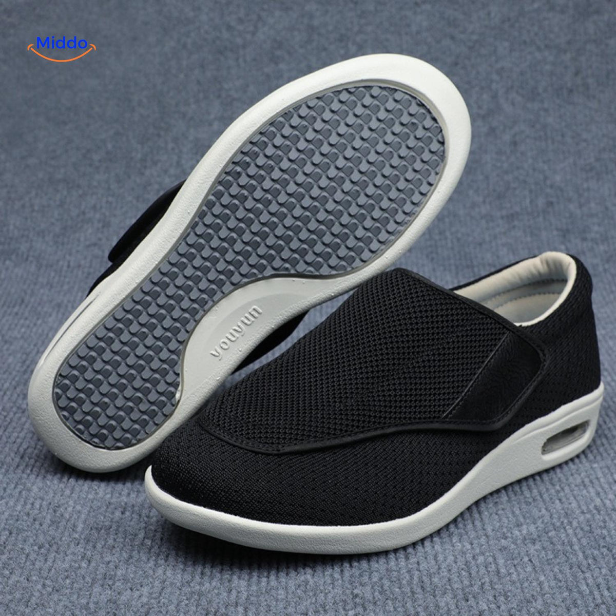 chaussures de confort noires avec fermeture velcro, design élégant et polyvalent