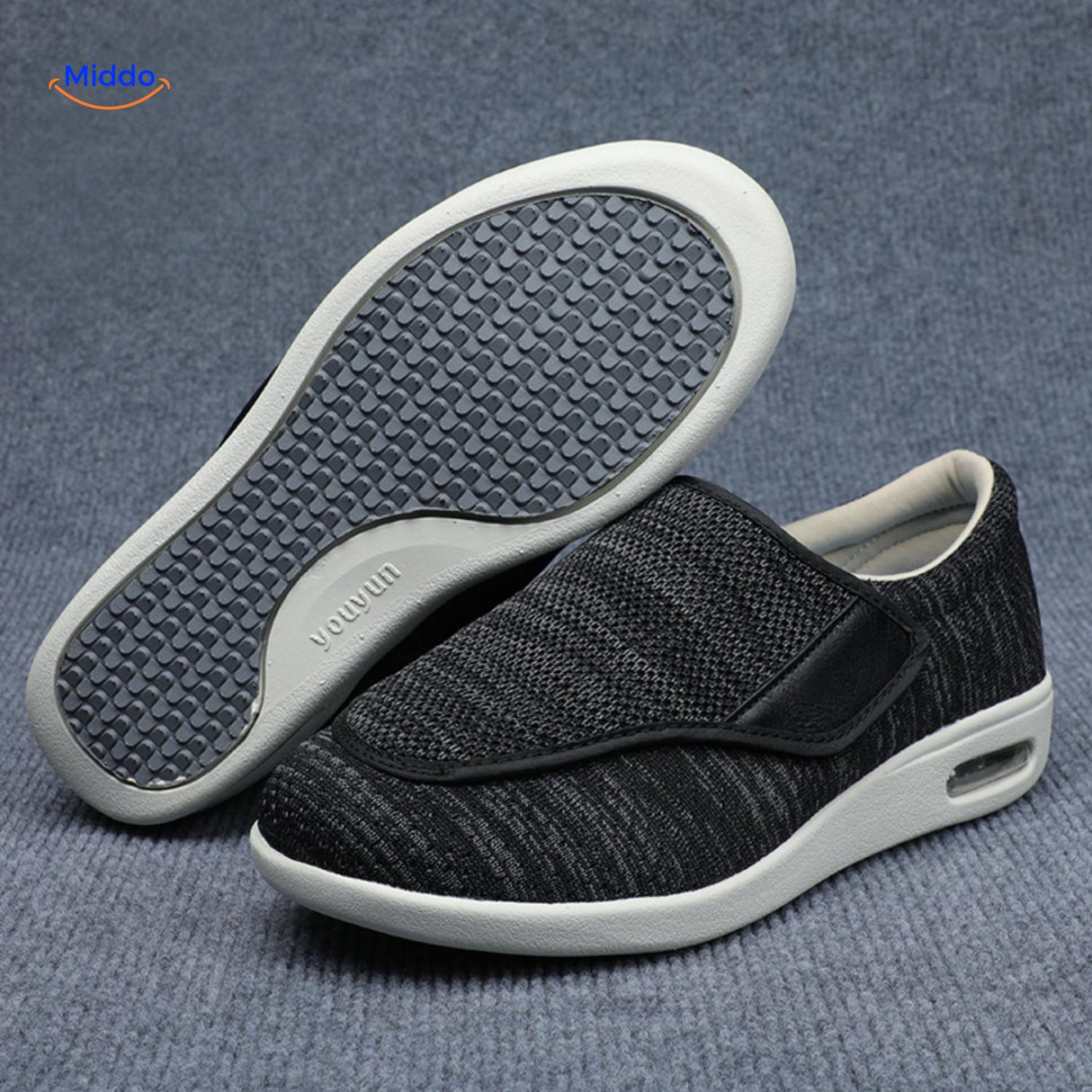 chaussures noires avec accents gris et coussin d'air intégré pour un confort renforcé