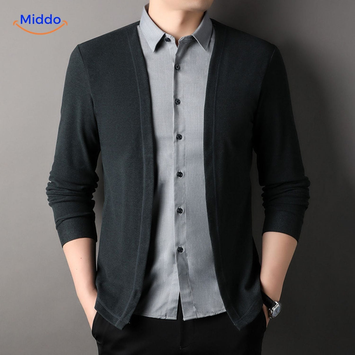 vue de côté de la chemise slim fit 2-en-1, coupe ajustée et silhouette flatteuse