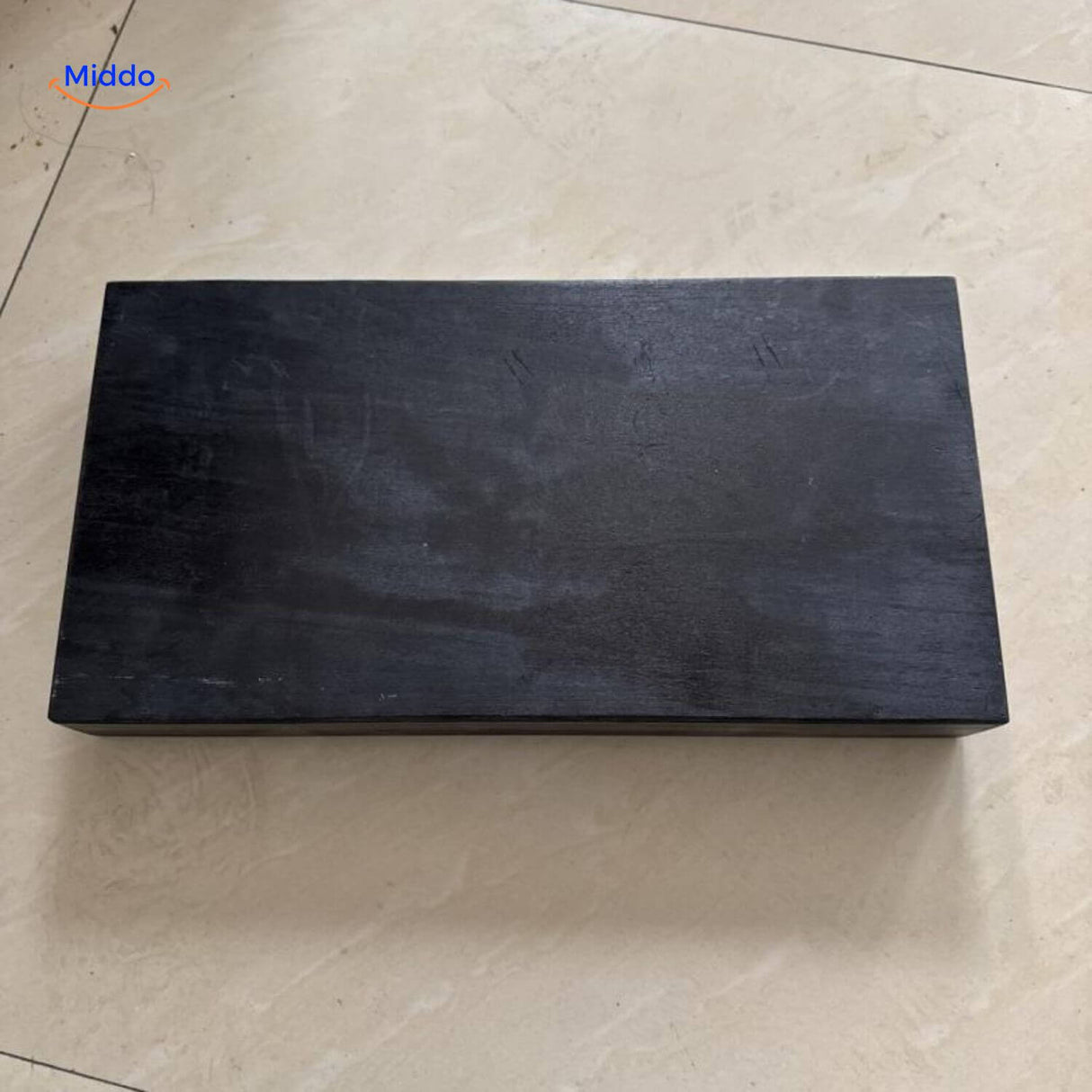 étagère murale flottante noire avec compartiment caché discret pour ranger objets précieux