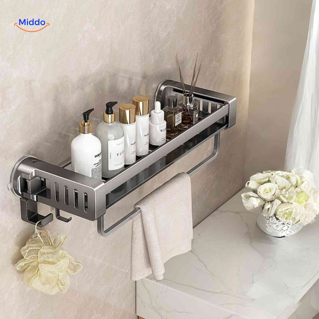 étagère salle de bain avec porte-serviette et espace pour flacons de savon