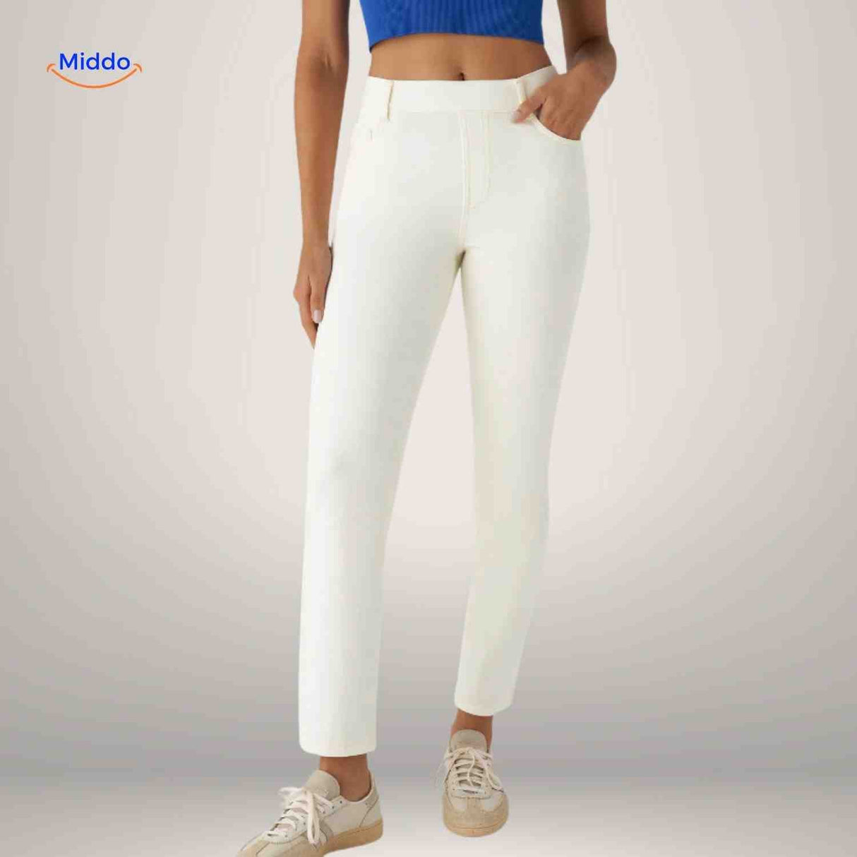jean slim femme blanc coupe confort, idéal pour un look casual chic toute la journée