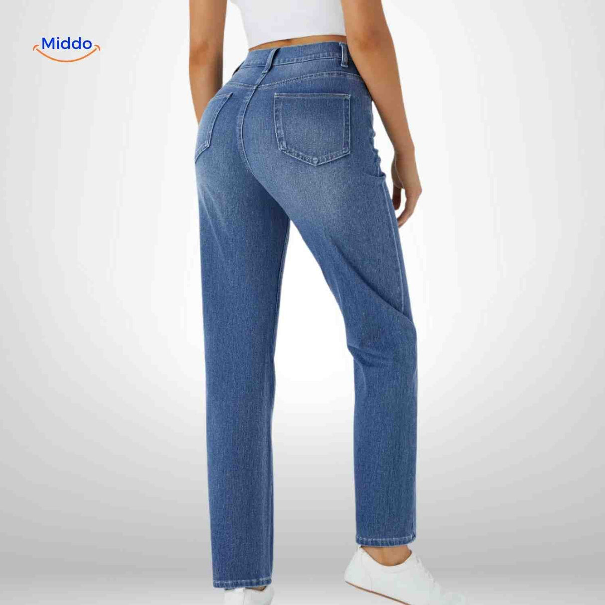 jean femme taille haute denim bleu vue arrière, coupe flatteuse qui met en valeur la silhouette
