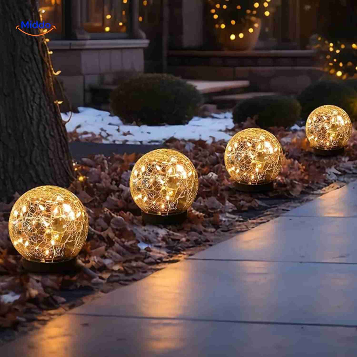lampe solaire décorative le long d'une allée d'entrée et d'une véranda hivernale