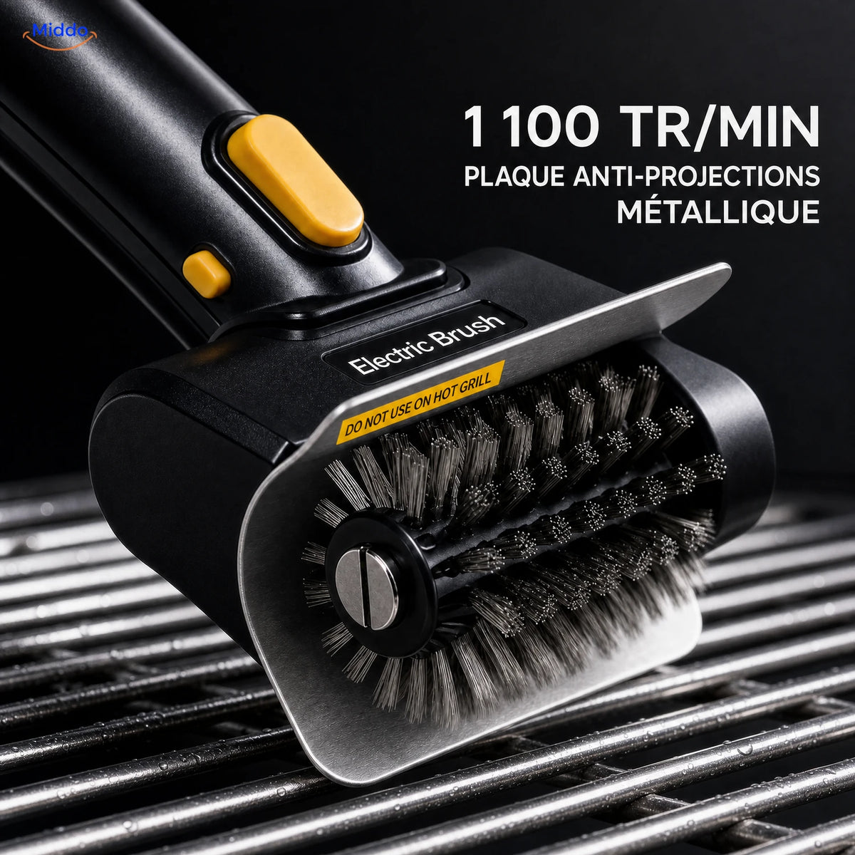 GrillMaster brosse électrique pour barbecue: gros plan du rouleau de brossage et du pare-éclaboussures métallique.