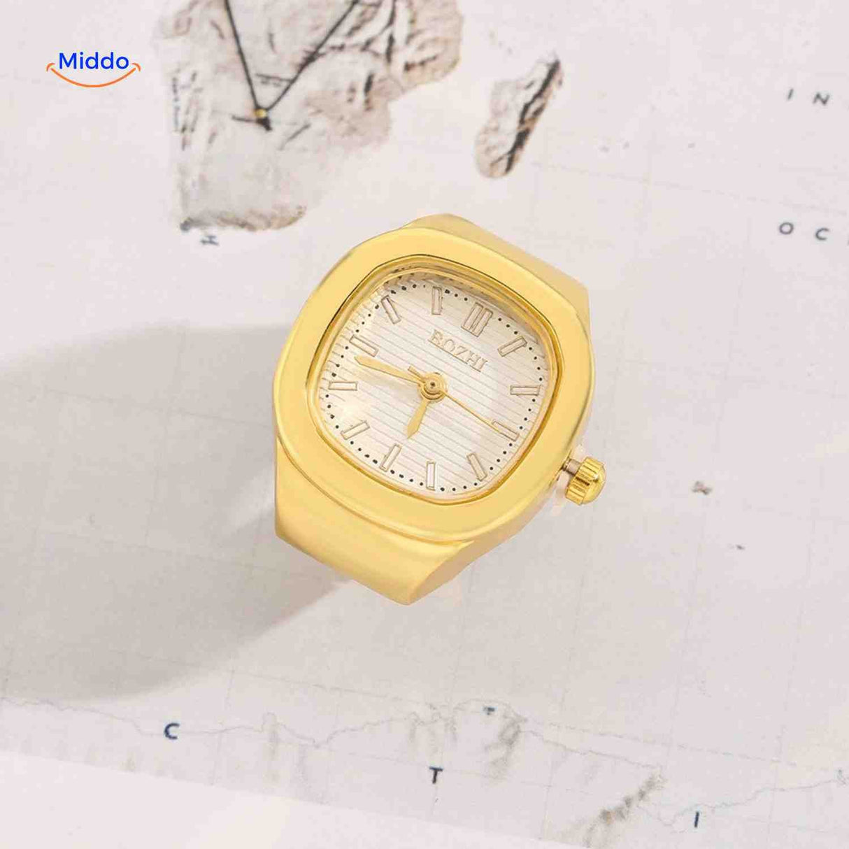 montre-bague dorée avec cadran blanc, bague horloge fine et chic