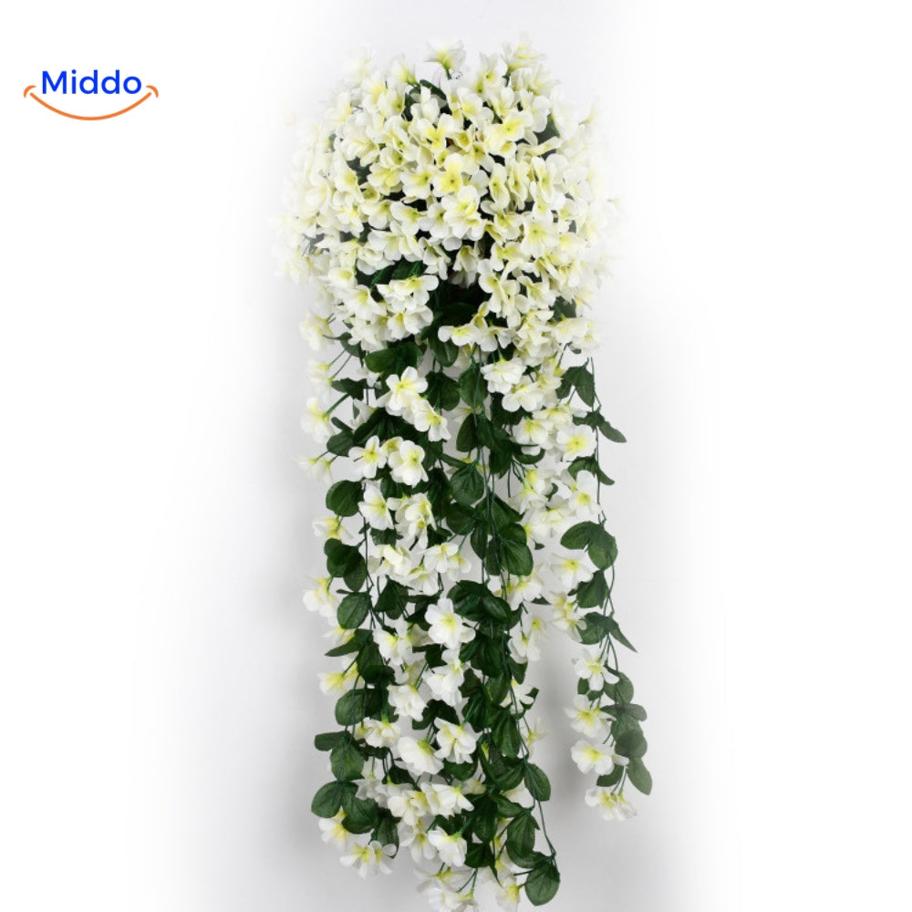 orchidées artificielles blanches suspendues au mur, décoration épurée et lumineuse