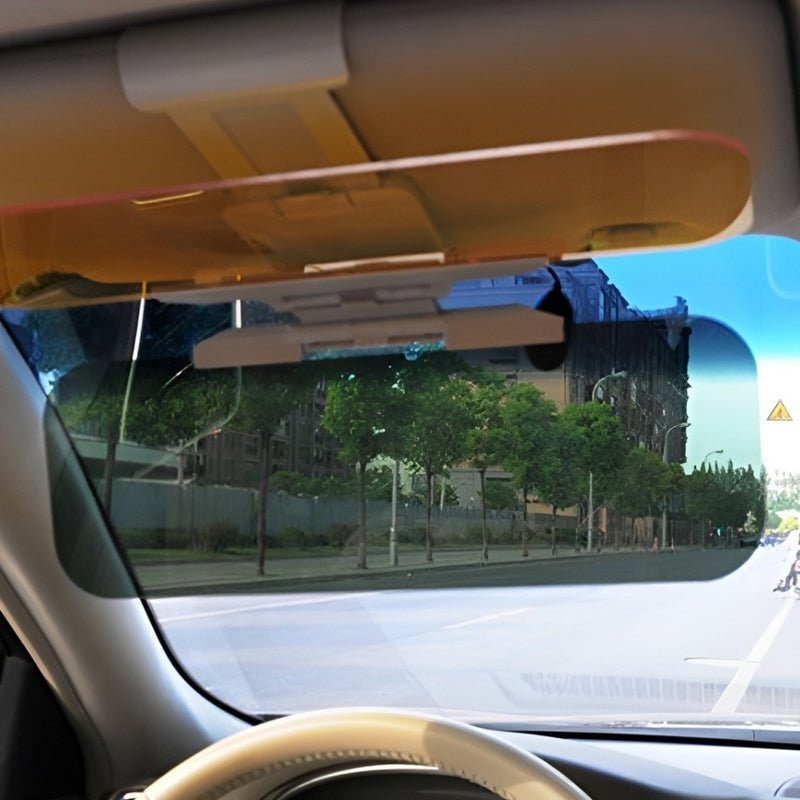 pare-soleil anti-éblouissement monté à l'intérieur d'une voiture pour une meilleure visibilité
