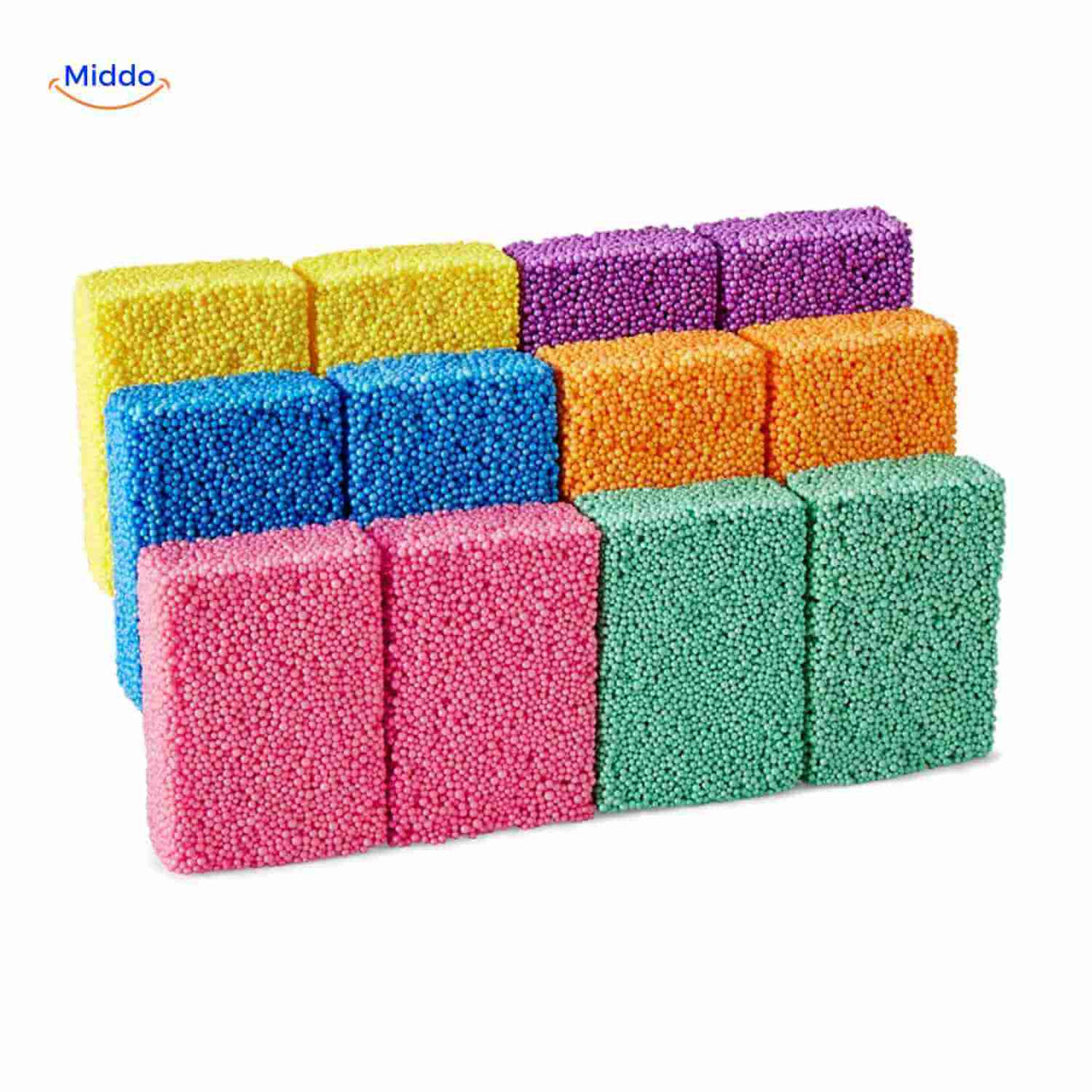 12 blocs de pâte à modeler en 12 couleurs différentes alignés en rangée