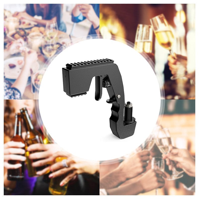 pistolet à boissons noir en action lors d'une soirée festive avec des invités qui trinquent