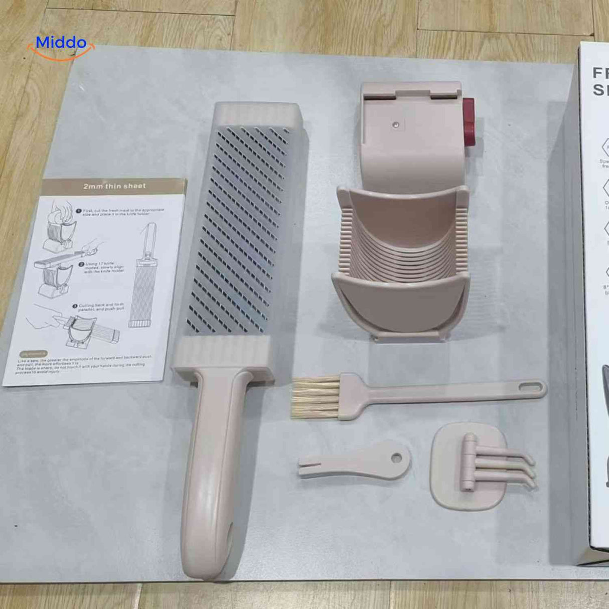 contenu du kit de trancheuse à viande avec accessoires inclus, coloris beige