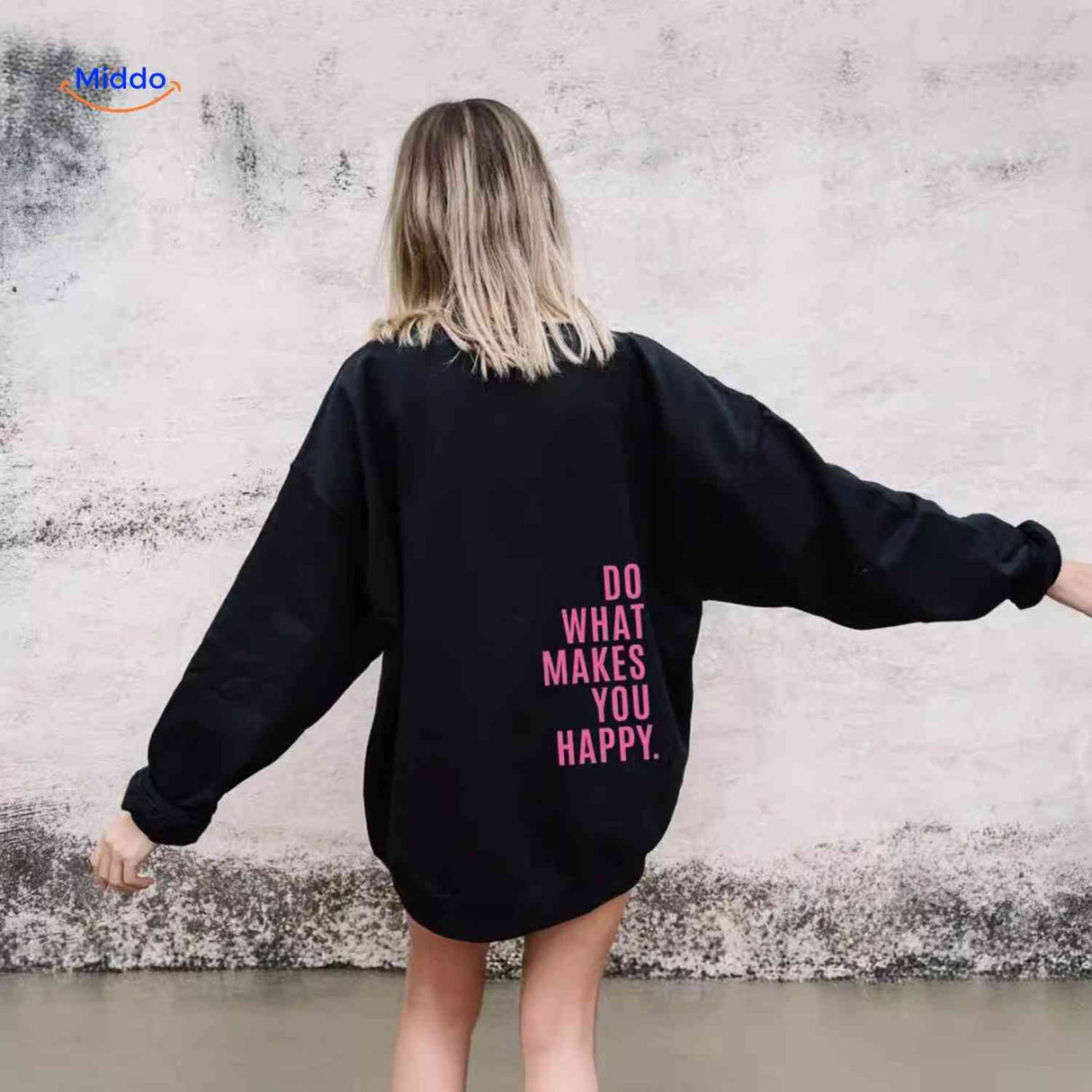 sweat à capuche oversize noir avec inscription do what makes you happy en rose