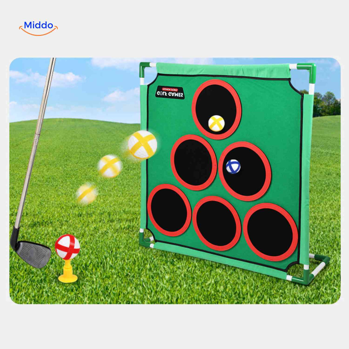 anneaux et cercles cibles séparés du jeu de golf posés sur le sol