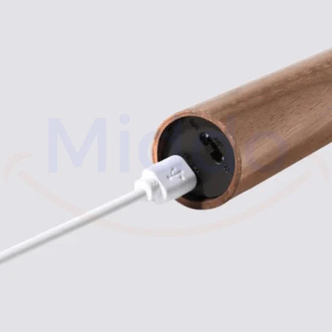 FlexiLight Sensor LED Lamp onderkant met aan/uit knopFlexiLight Sensor LED Lamp opladen via USB-kabel