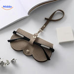 Productfoto van de beige brillenhoes CompactVision