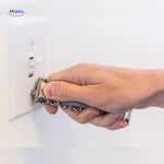 SurvivePro Multi Tool Armband hand gebruikt voor lichtschakelaar www.middo.nl