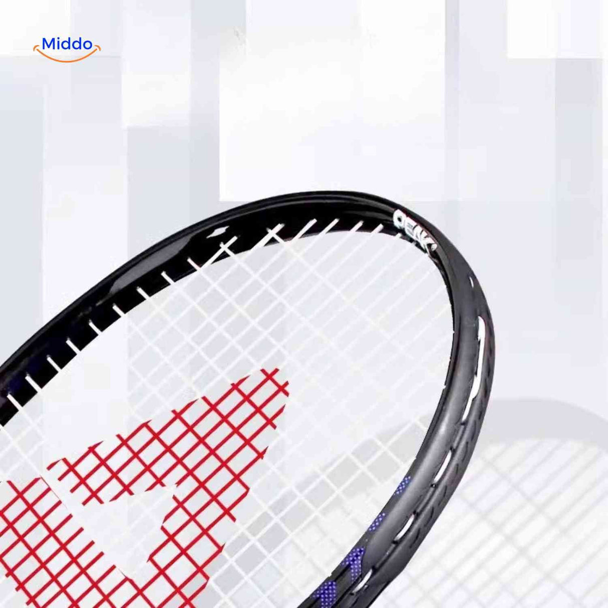 Tennixo set tennis détail du cordage et du logo de la raquette