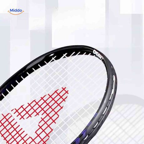 Tennixo set tennis détail du cordage et du logo de la raquette