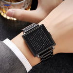 TimeMyst Montre Carrée noir sur poignet design stylé middo