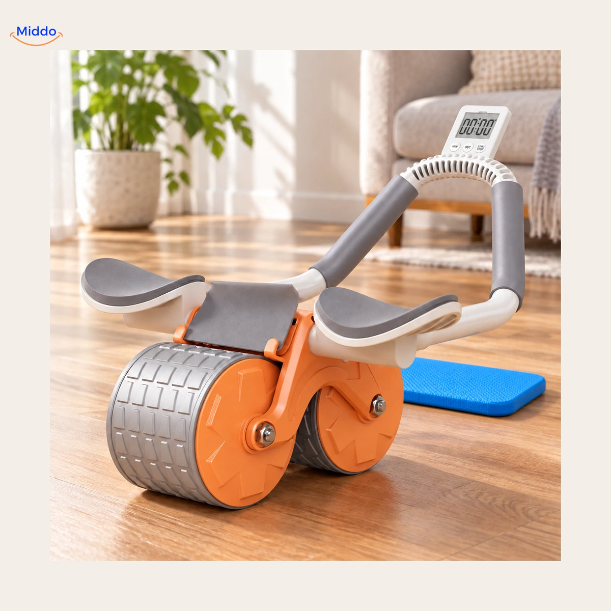 AbWheel Pro orange avec minuteur et petit tapis pour les genoux dans un salon – tapis pour genoux 34 × 15 cm