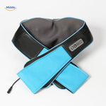 gros plan sur la bande de massage bleue et noire de l'appareil de massage rechargeable