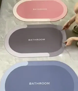 tapis de bain absorbant présenté en plusieurs formes et coloris pour la salle de bain