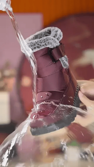 bottes d'hiver rouges confortables et chaudes, parfaites pour la neige et le froid