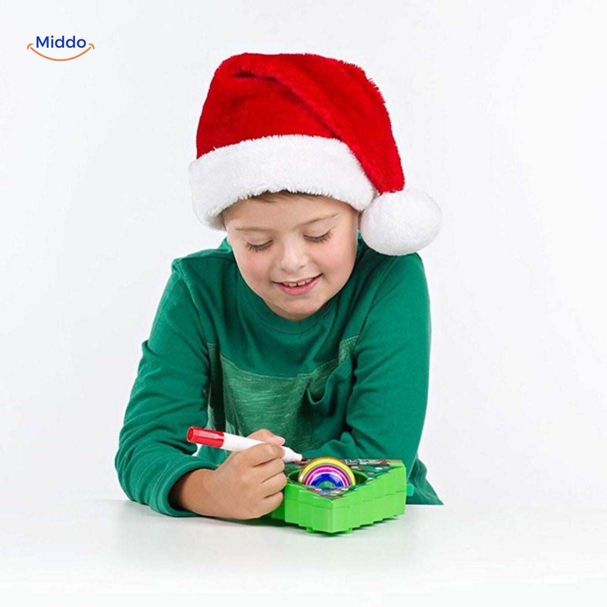 peinture à la main de boules de noël avec lumières intégrées, effet lumineux festif