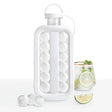 bouteille frostyballs transparente avec boules de glace rondes et boisson au citron vert