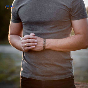 bracelet en bois stylé pour homme, look naturel et moderne