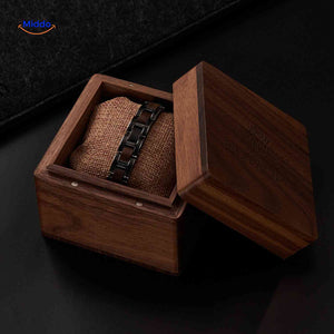 bracelet bois et métal rangé dans son coffret en bois, présentation soignée