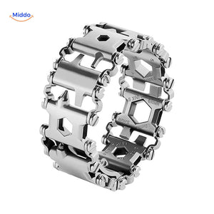 bracelet multi-outils version chromée posé seul, finition acier brillante pour un look classique