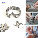 bracelet multi-tool survivepro utilisé dans un garage pour le bricolage