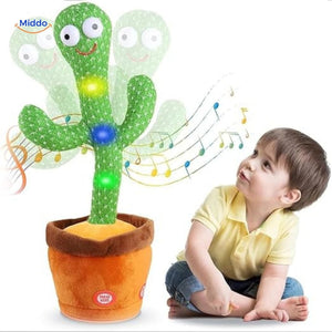 enfant souriant et joyeux qui joue avec son cactus dansant interactif