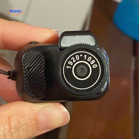 camera hd compacte mettant en avant sa capacité d'enregistrement vidéo full hd 1080p