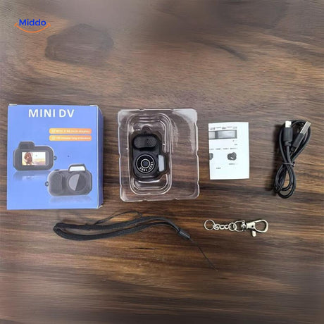 camera hd compacte avec son emballage complet et tous les accessoires inclus dans la boîte