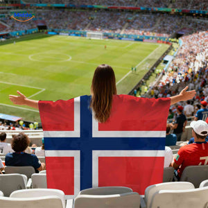 cape drapeau Norvège légère portée par un supporter dans le stade