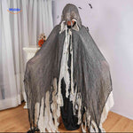 cape d'halloween gris et blanc a l'aspect use, idéale pour un deguisement vintage effrayant
