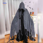 cape d'halloween grise avec effet fantome et bords dechires pour look hanté authentique