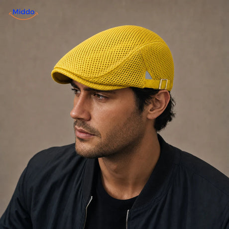 Casual Mesh Flat Cap Jaune portée par un homme
