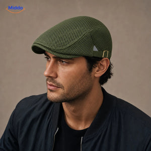 Casual Mesh Flat Cap Vert militaire portée par un homme