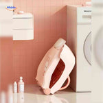 chaise de bain bébé repliée pour un rangement compact et facile après utilisation
