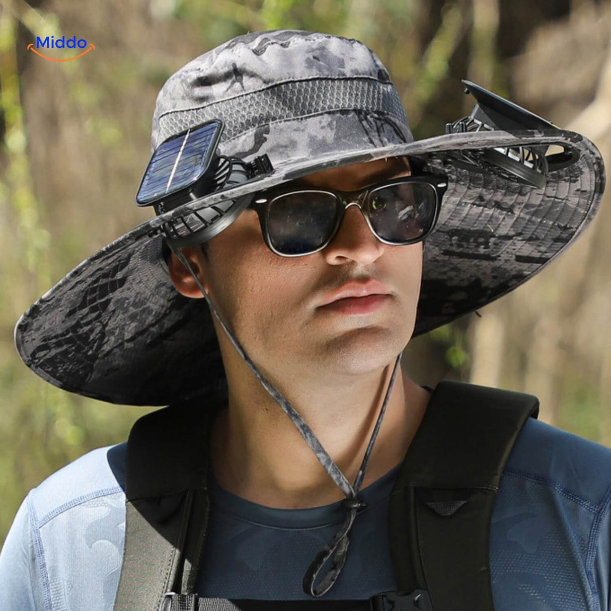 chapeau ventilateur solaire coloris gris encre foncé avec large bord de protection