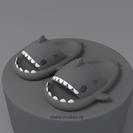 chaussons requin d'été coloris menthe et noir sur fond menthe assorti